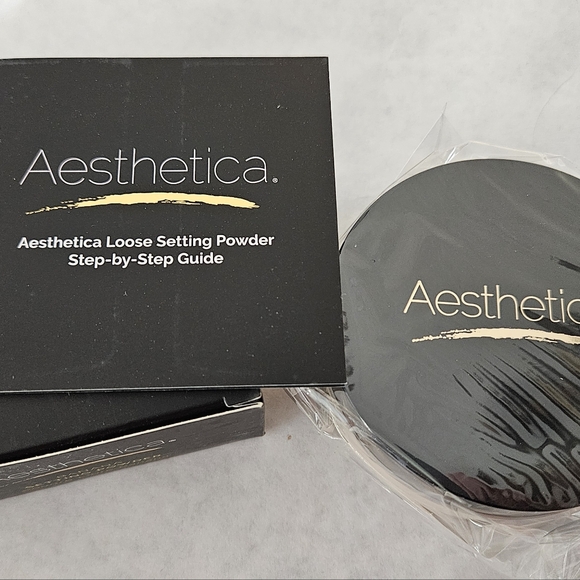 Aesthetica Setting Powder - Picture 1 of 3
